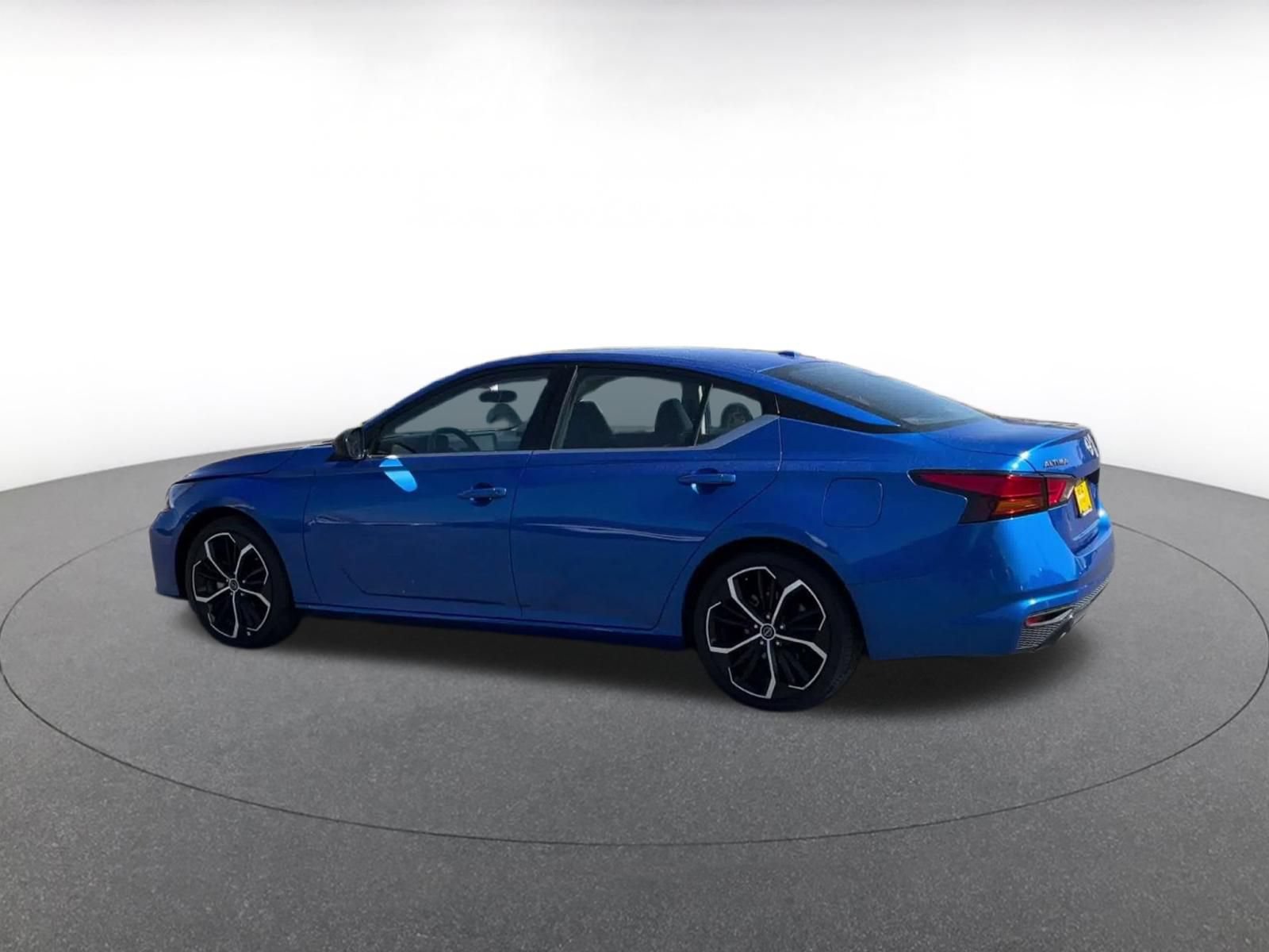 Thumbnail: 2025 Nissan Altima - 9
