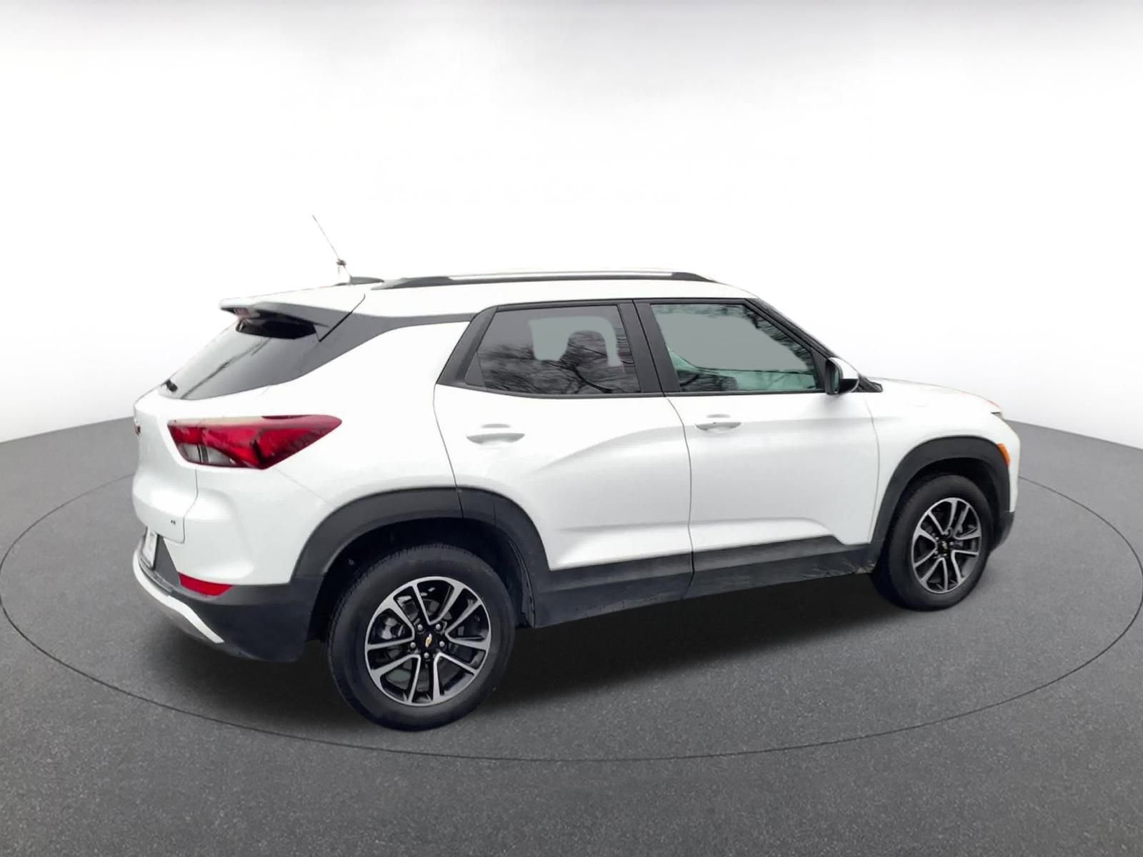 Thumbnail: 2025 Chevrolet TrailBlazer - 15