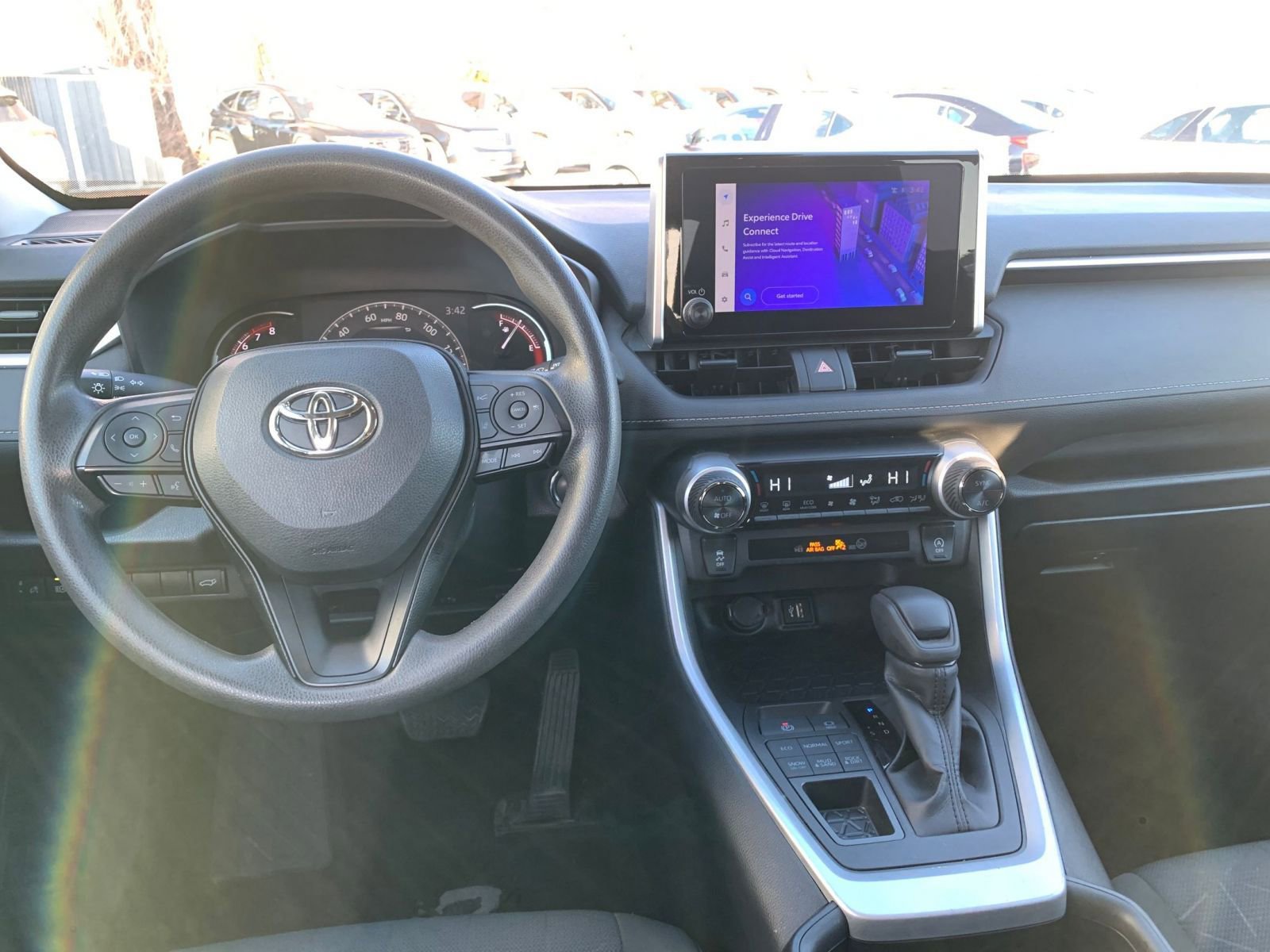 Thumbnail: 2025 Toyota RAV4 - 33