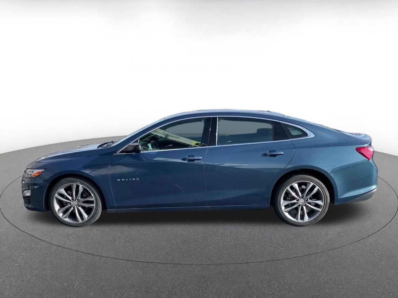 Thumbnail: 2024 Chevrolet Malibu - 9