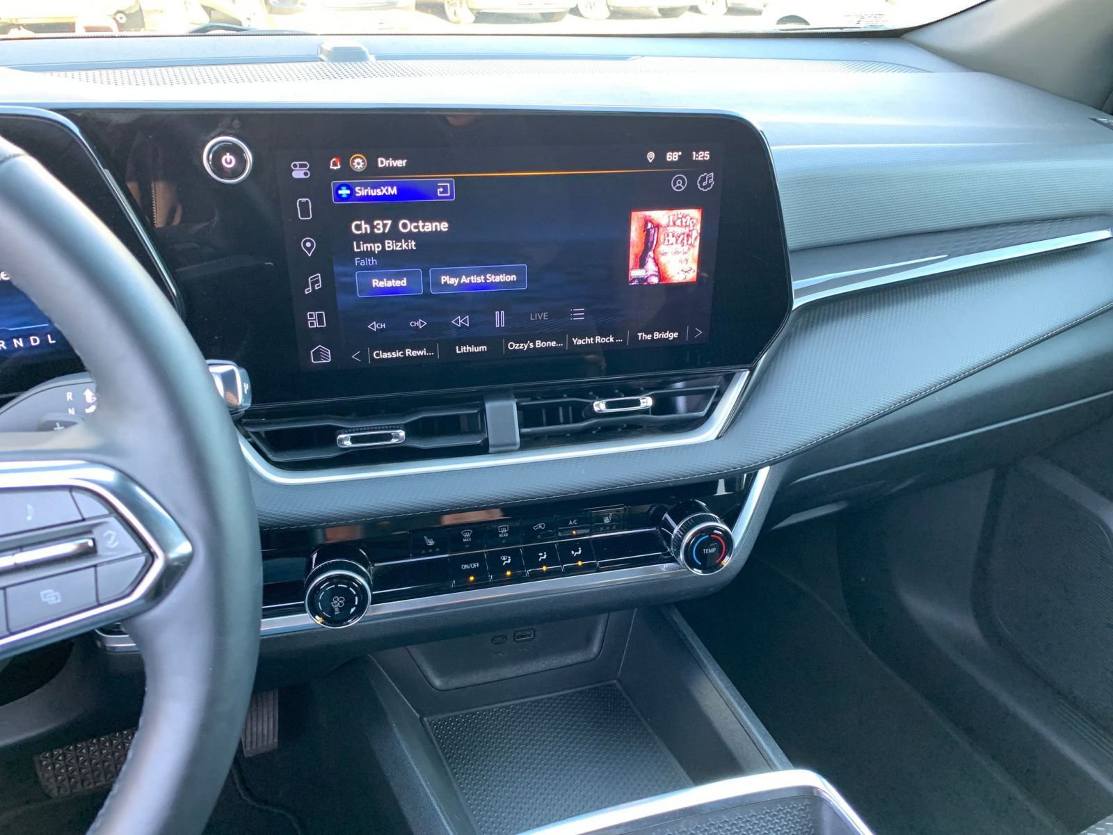 Thumbnail: 2025 Chevrolet Equinox - 18