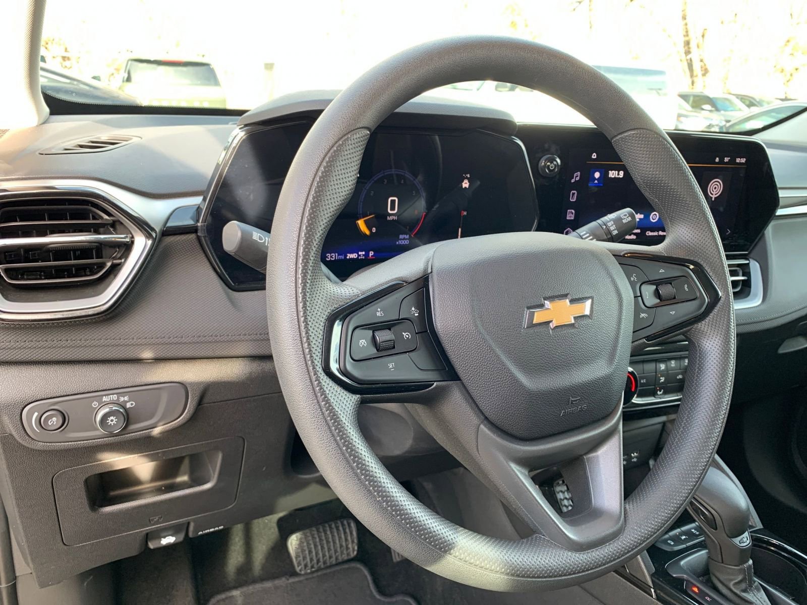 Thumbnail: 2025 Chevrolet TrailBlazer - 32