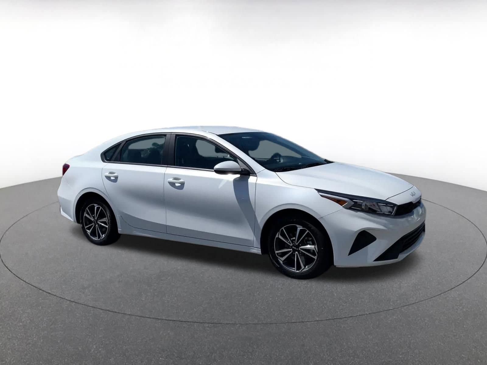 Thumbnail: 2023 Kia Forte - 2
