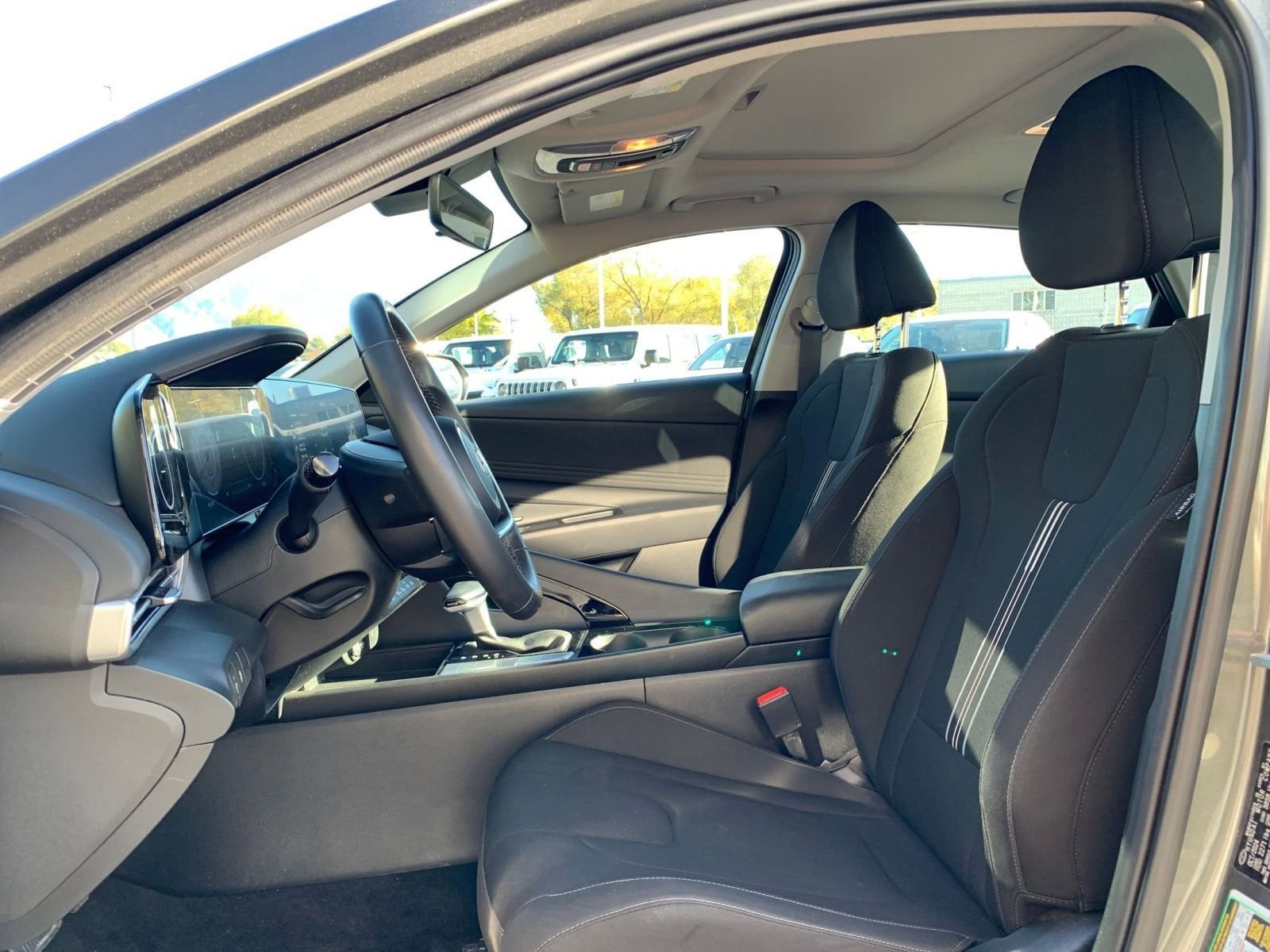 Thumbnail: 2025 Hyundai Elantra - 24