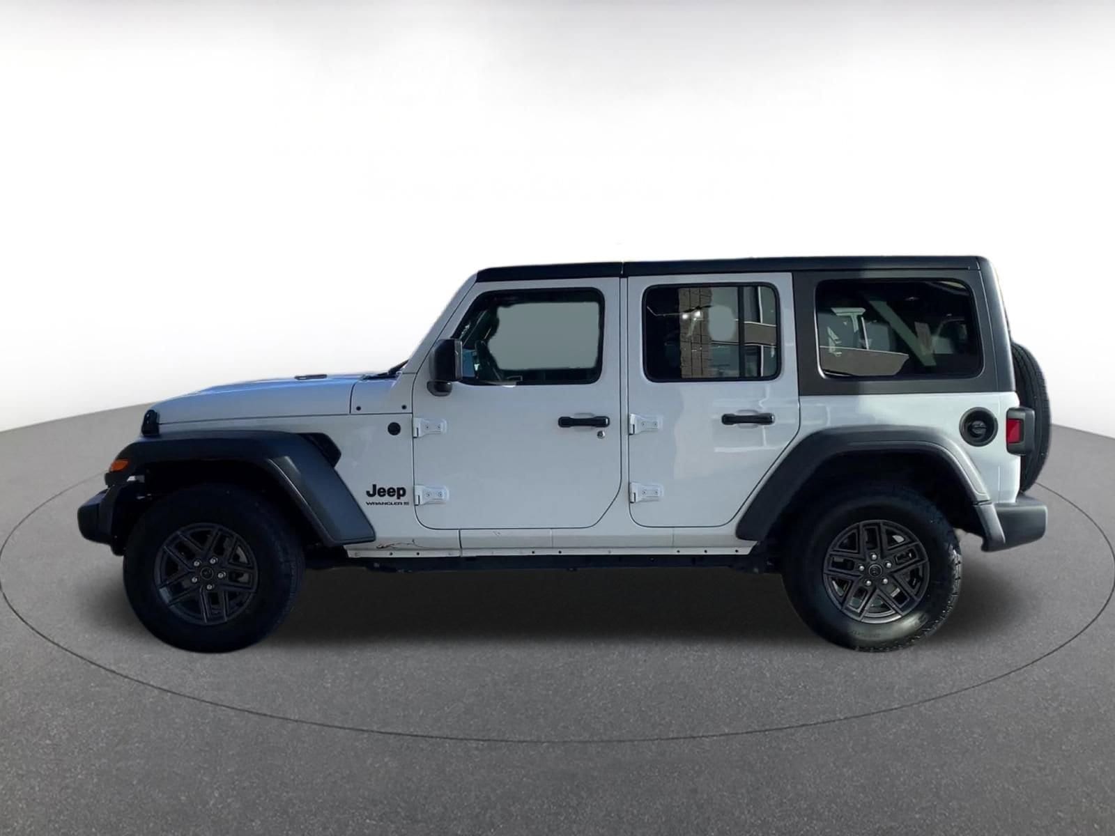 Thumbnail: 2025 Jeep Wrangler - 9