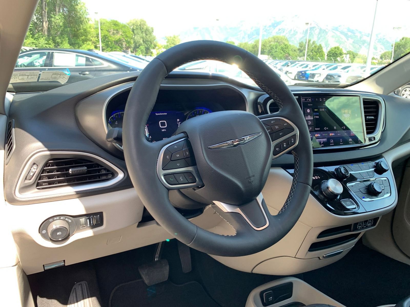 Thumbnail: 2024 Chrysler Pacifica - 34