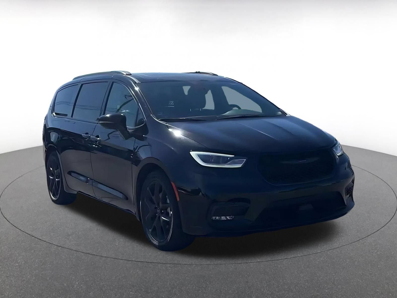 Thumbnail: 2025 Chrysler Pacifica - 3