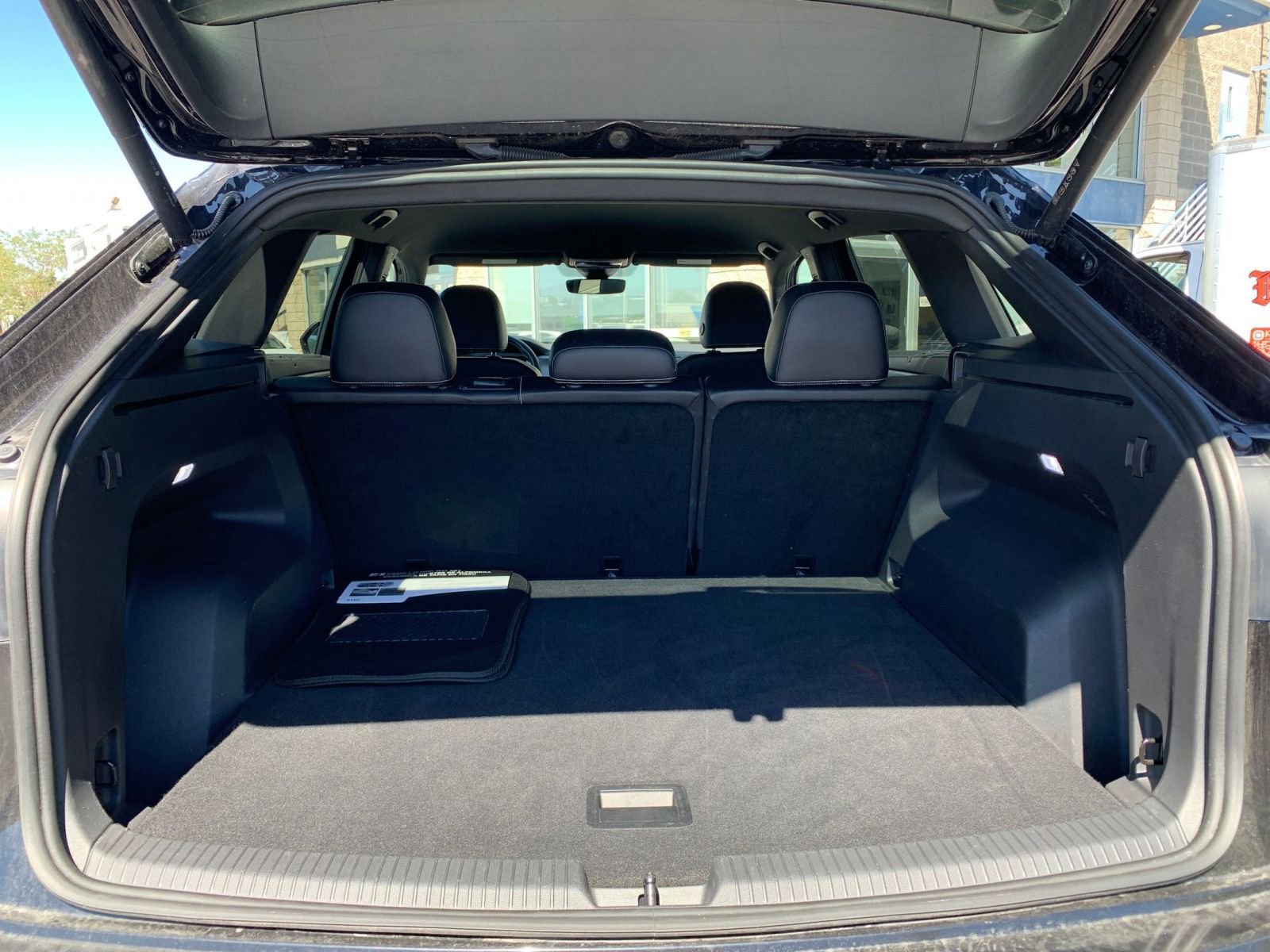 Thumbnail: 2024 Volkswagen Atlas - 31