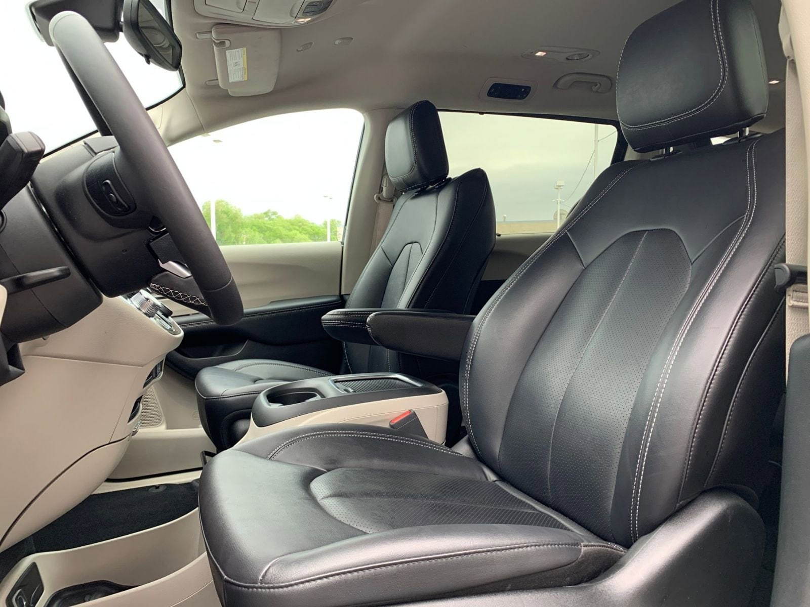Thumbnail: 2024 Chrysler Pacifica - 27
