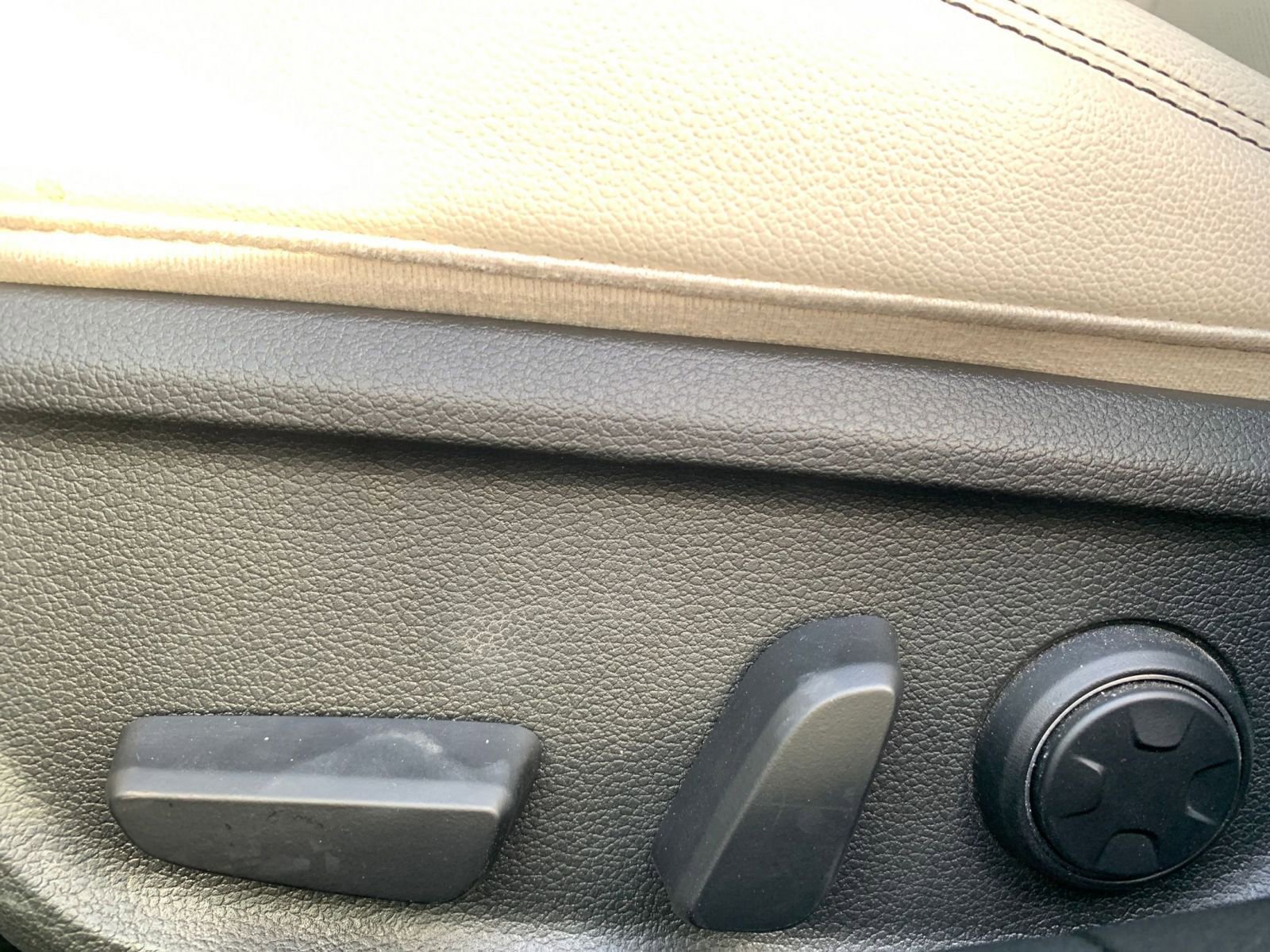 Thumbnail: 2025 Genesis G70 - 23