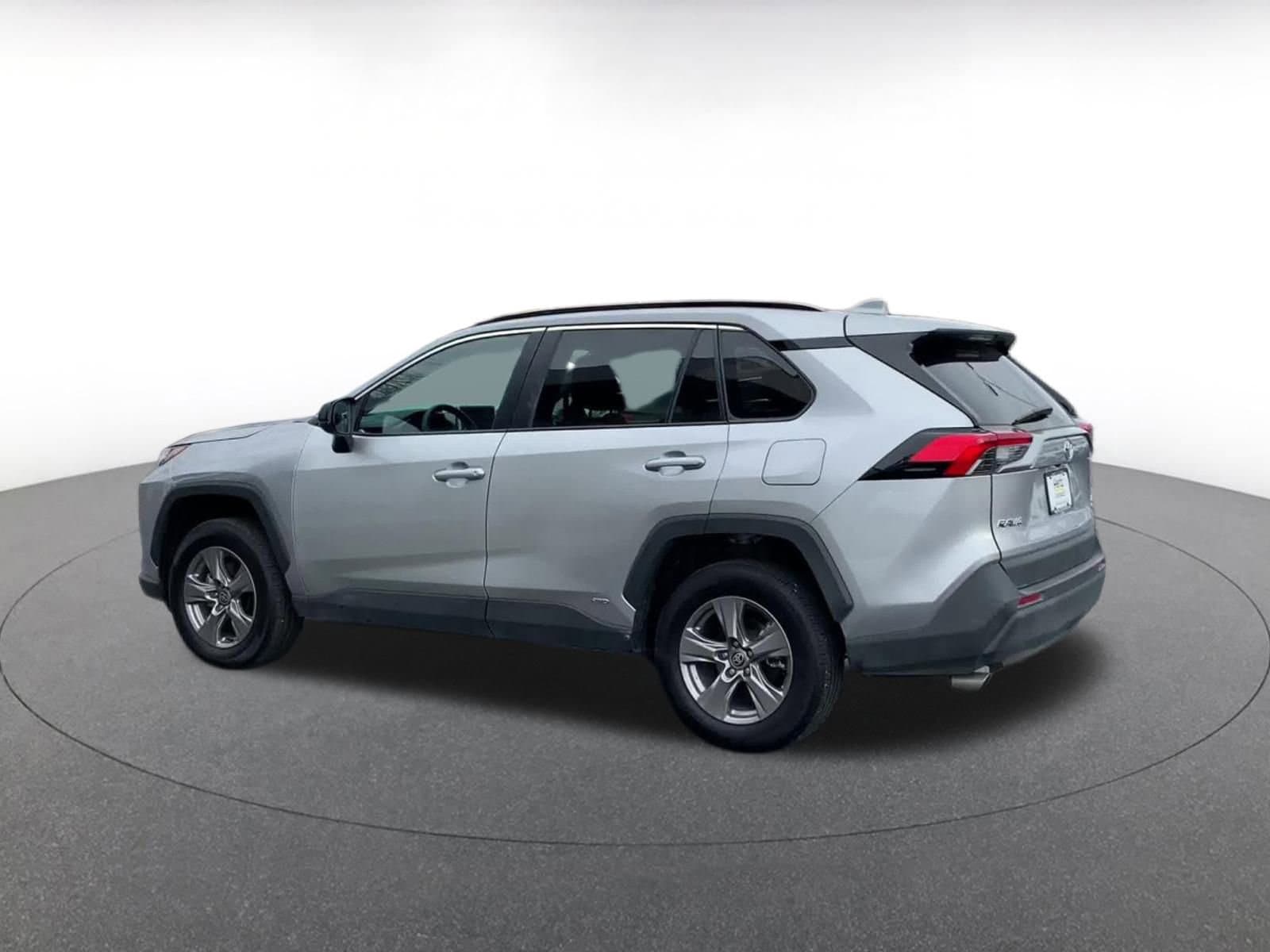 Thumbnail: 2025 Toyota RAV4 - 10