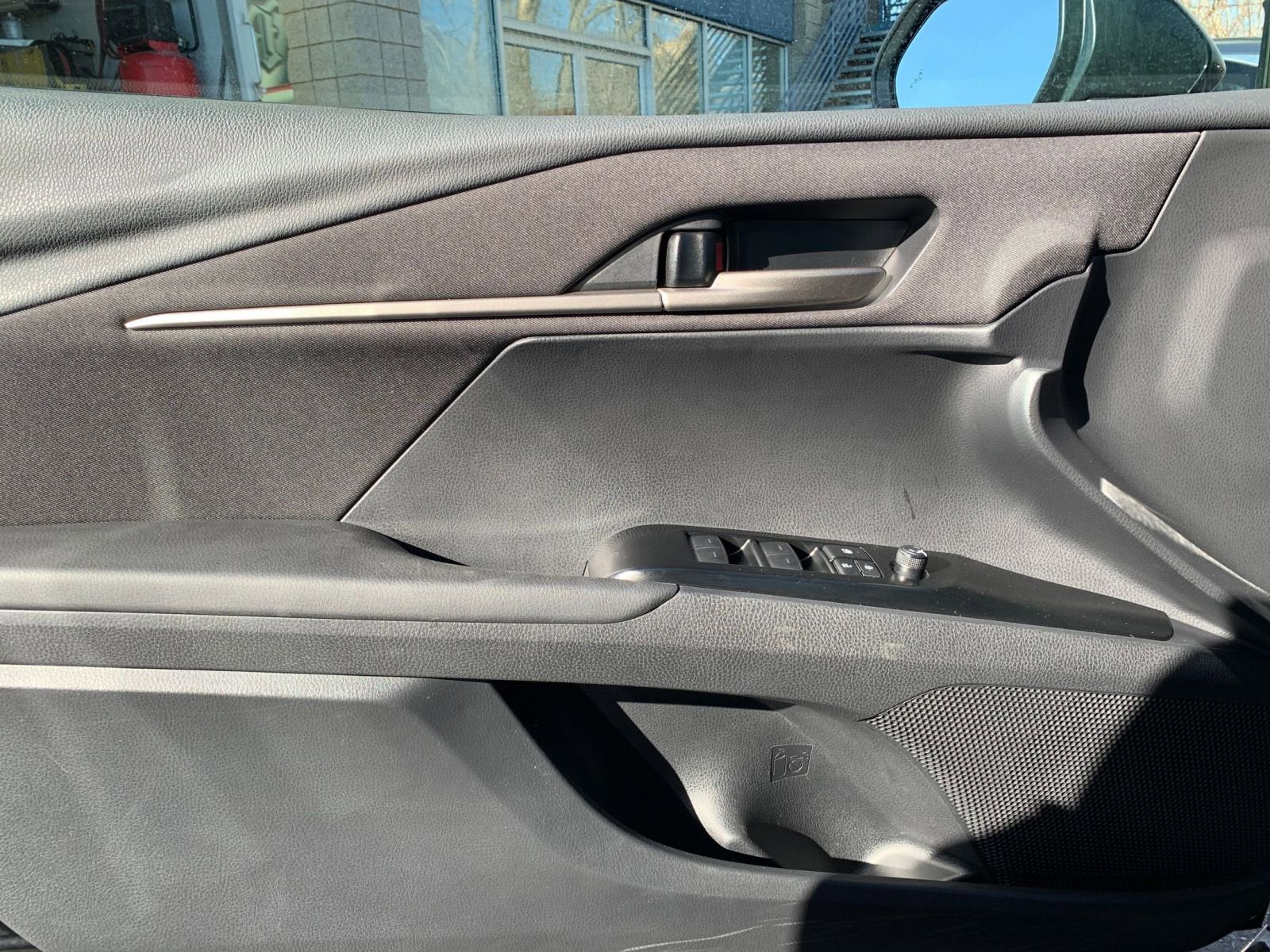 Thumbnail: 2025 Toyota Camry - 18