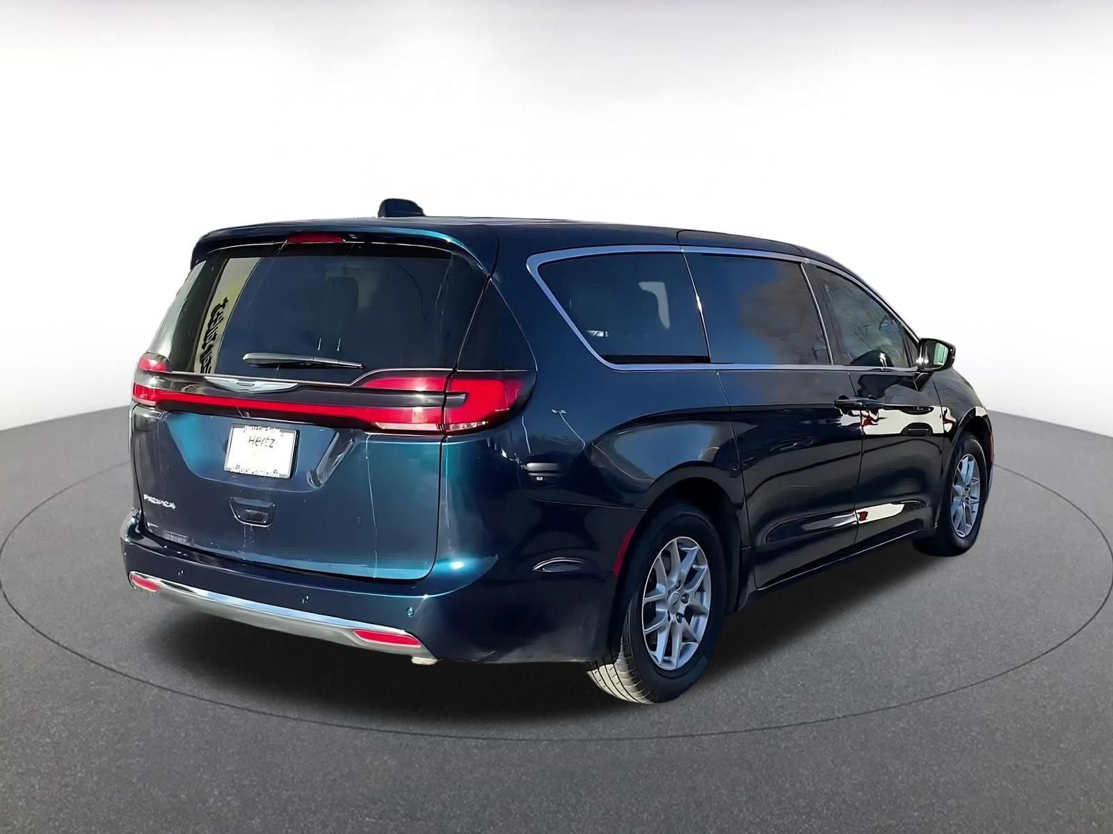 Thumbnail: 2025 Chrysler Pacifica - 14