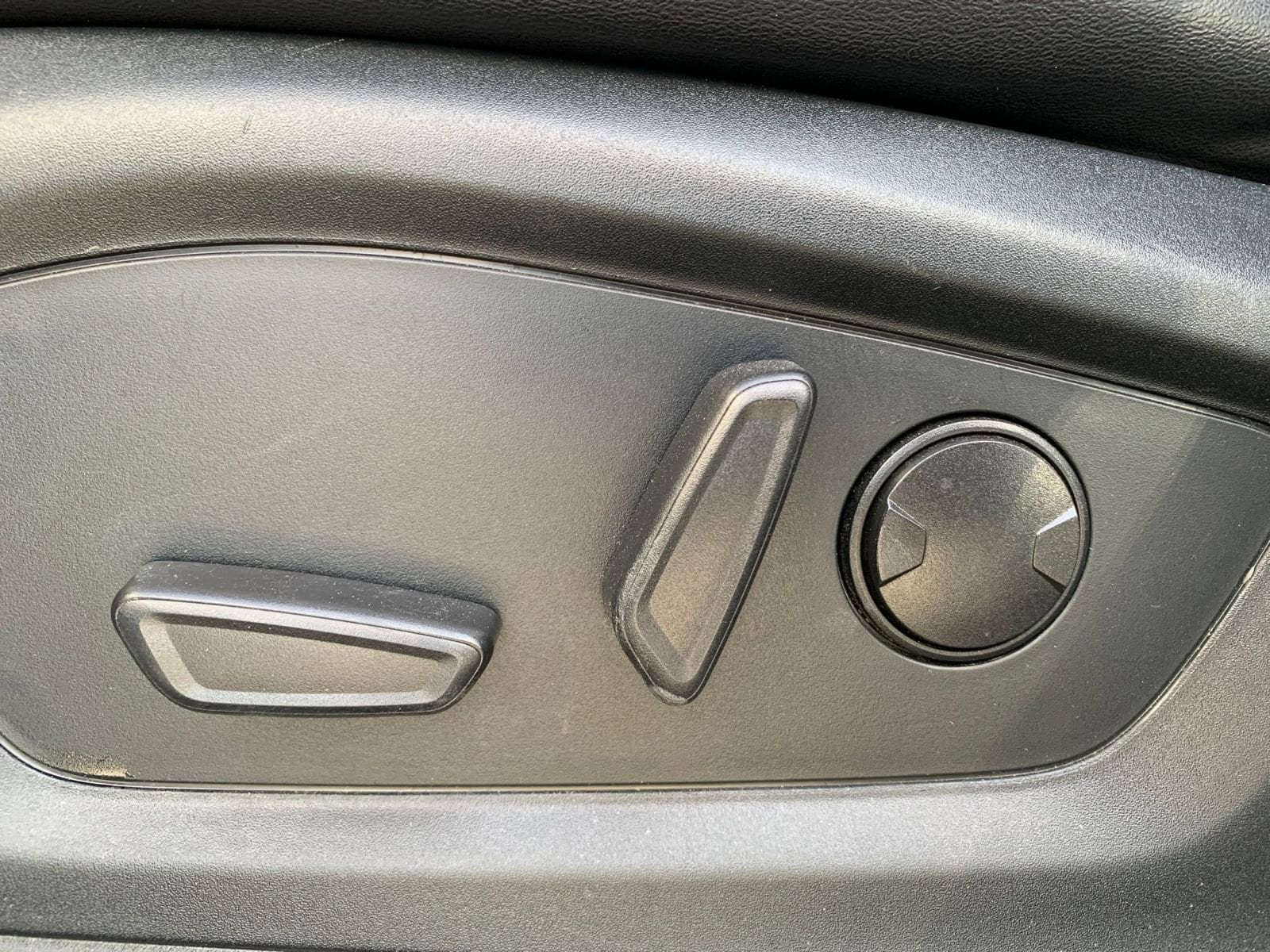 Thumbnail: 2023 Ford Explorer - 25