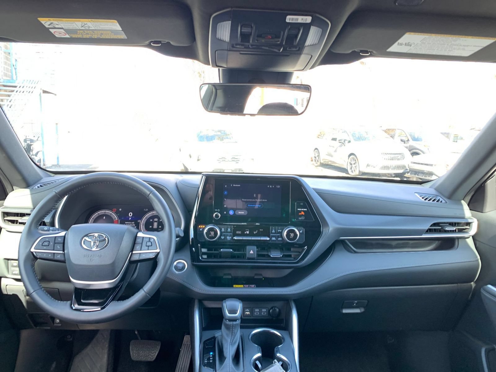 Thumbnail: 2025 Toyota Highlander - 35