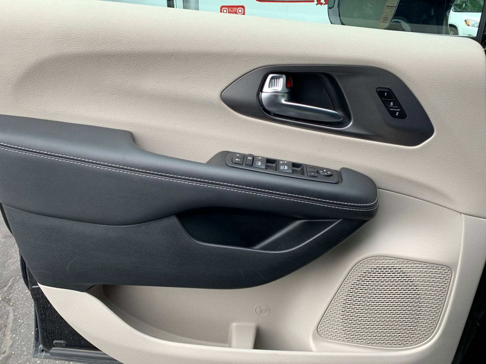 Thumbnail: 2024 Chrysler Pacifica - 20