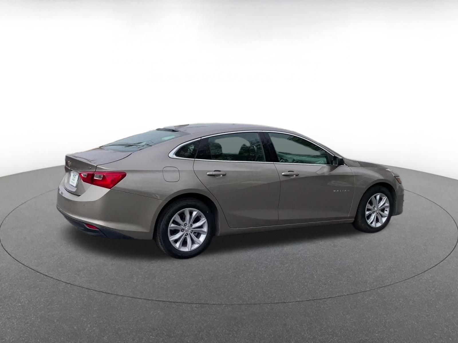 Thumbnail: 2023 Chevrolet Malibu - 15