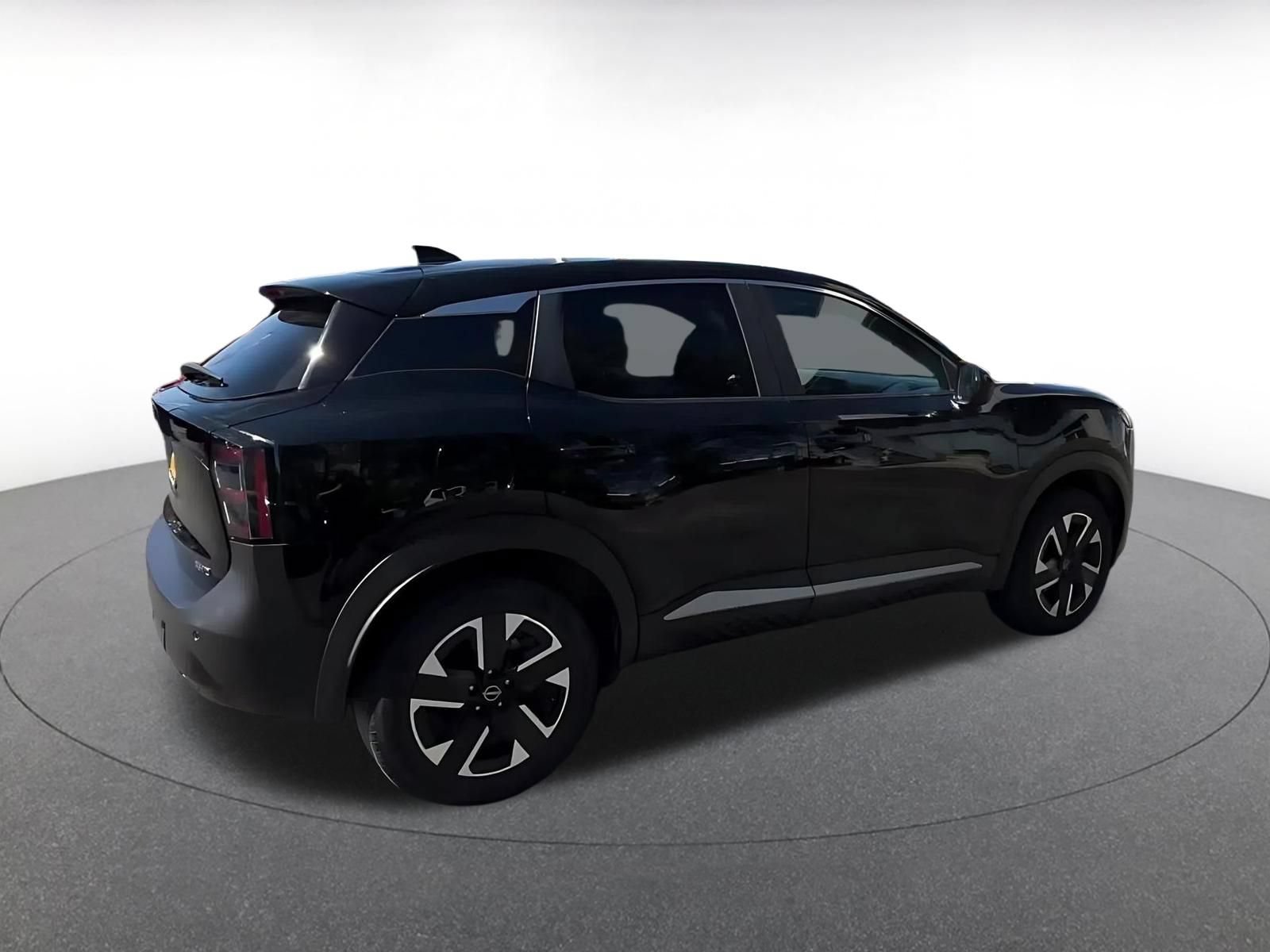 Thumbnail: 2025 Nissan Kicks - 14