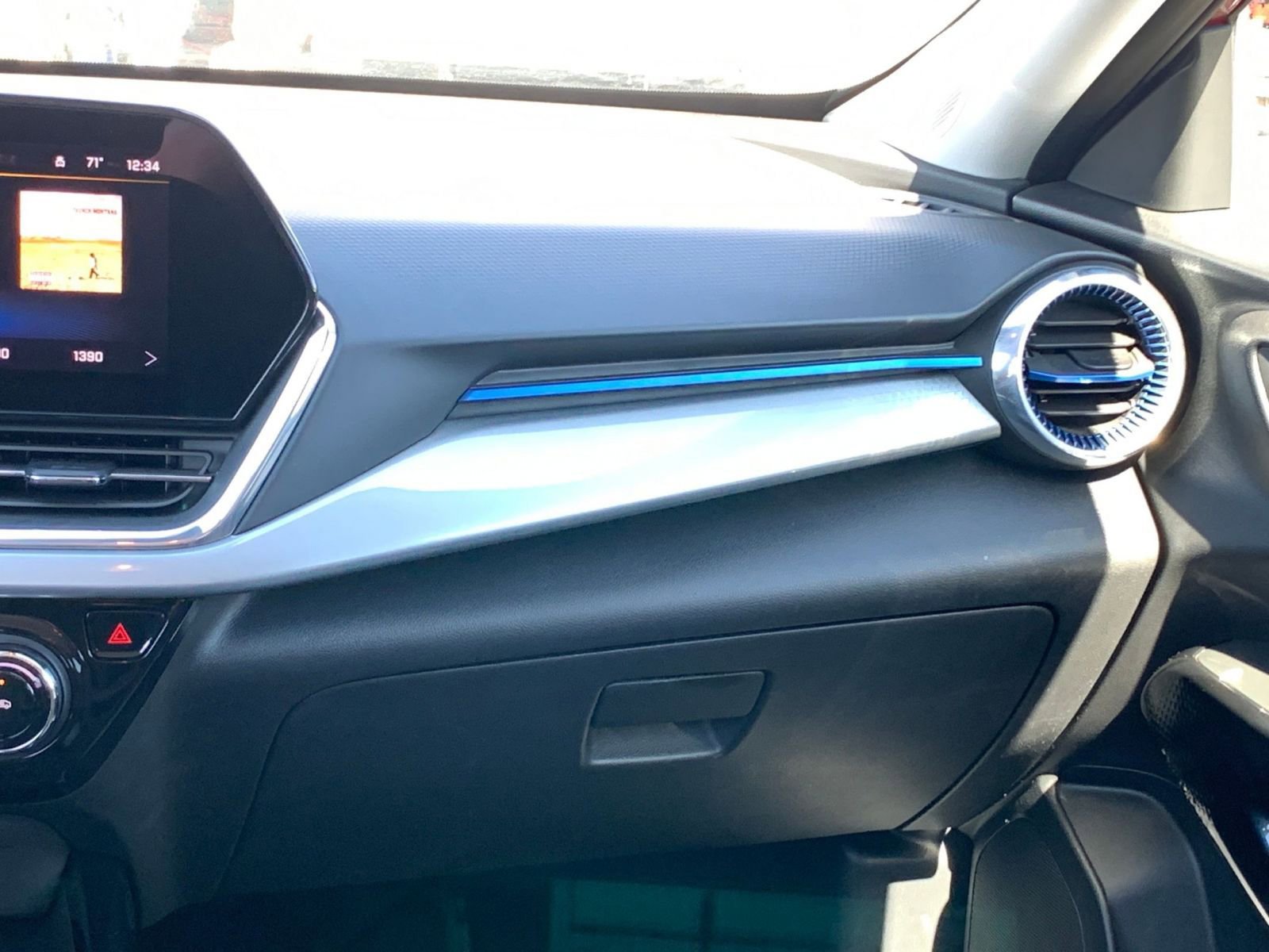 Thumbnail: 2025 Chevrolet Trax - 34