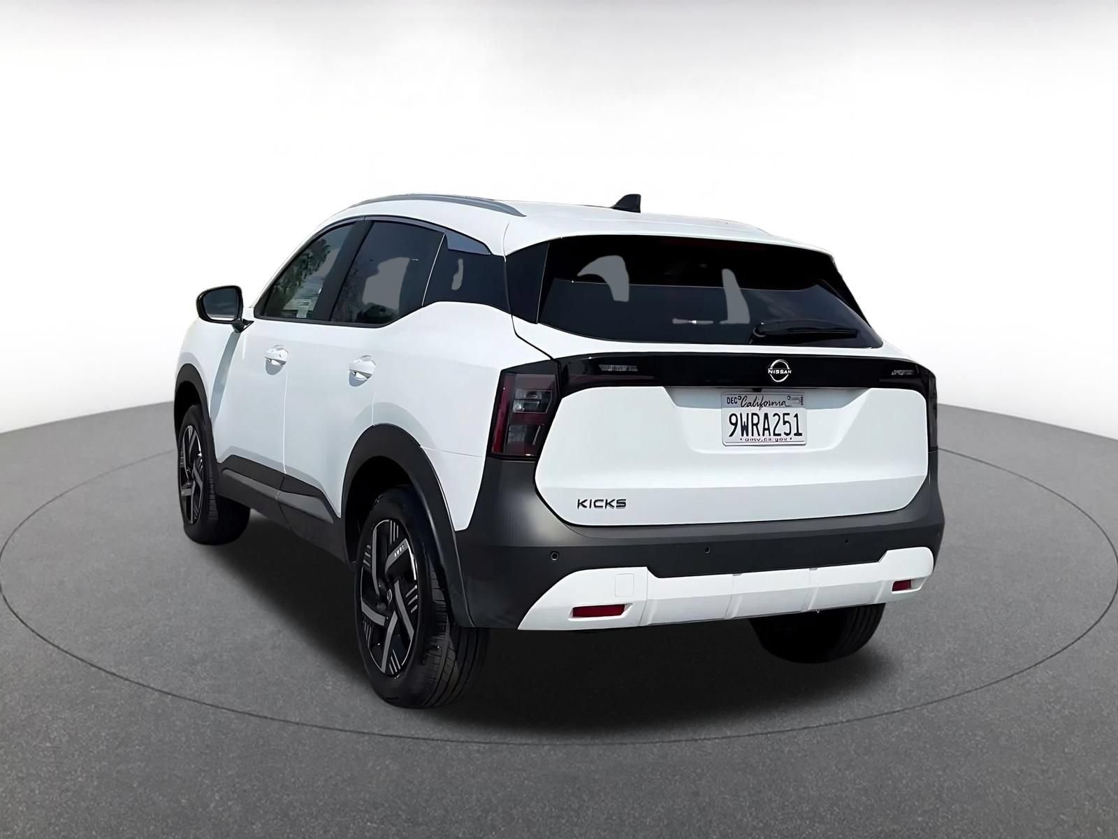 Thumbnail: 2026 Nissan Kicks - 10