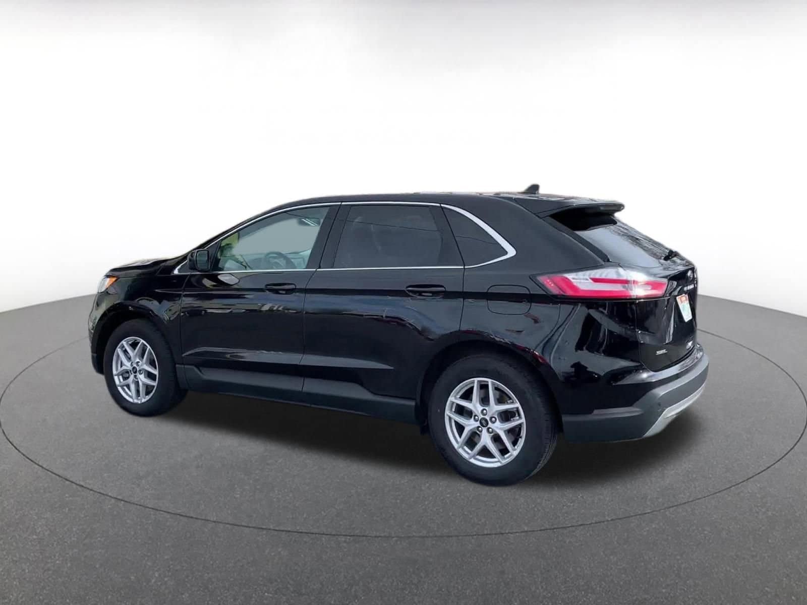 2024 Ford Edge SEL 10