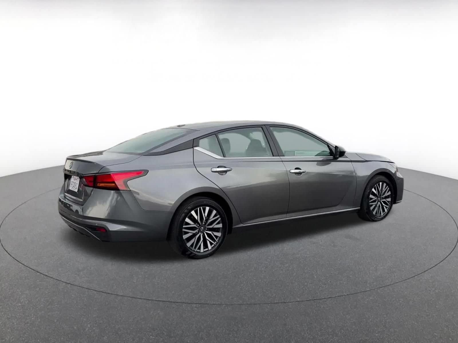 Thumbnail: 2025 Nissan Altima - 12