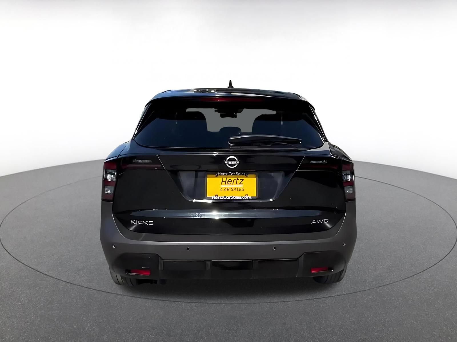 Thumbnail: 2025 Nissan Kicks - 12