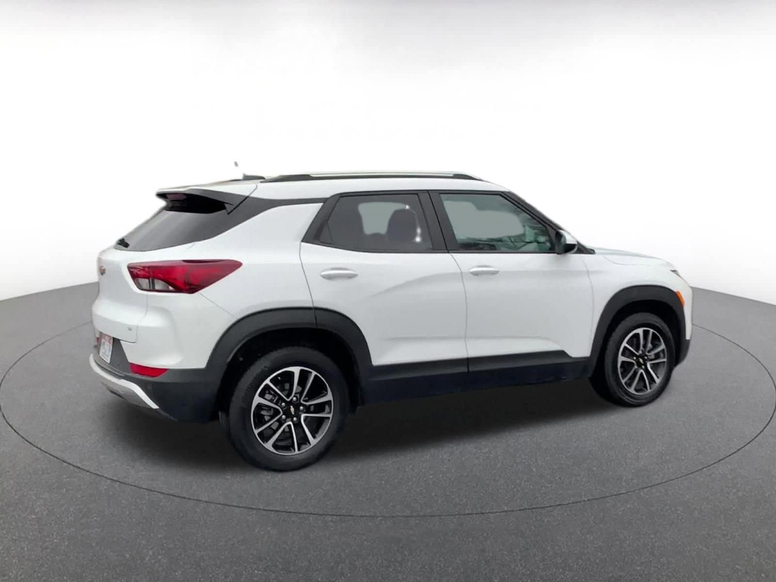 Thumbnail: 2025 Chevrolet TrailBlazer - 15