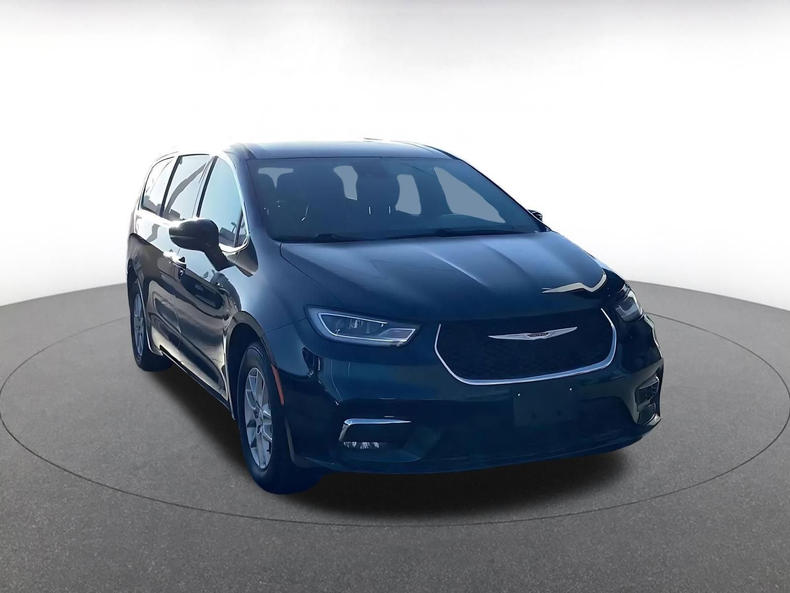 Thumbnail: 2025 Chrysler Pacifica - 3