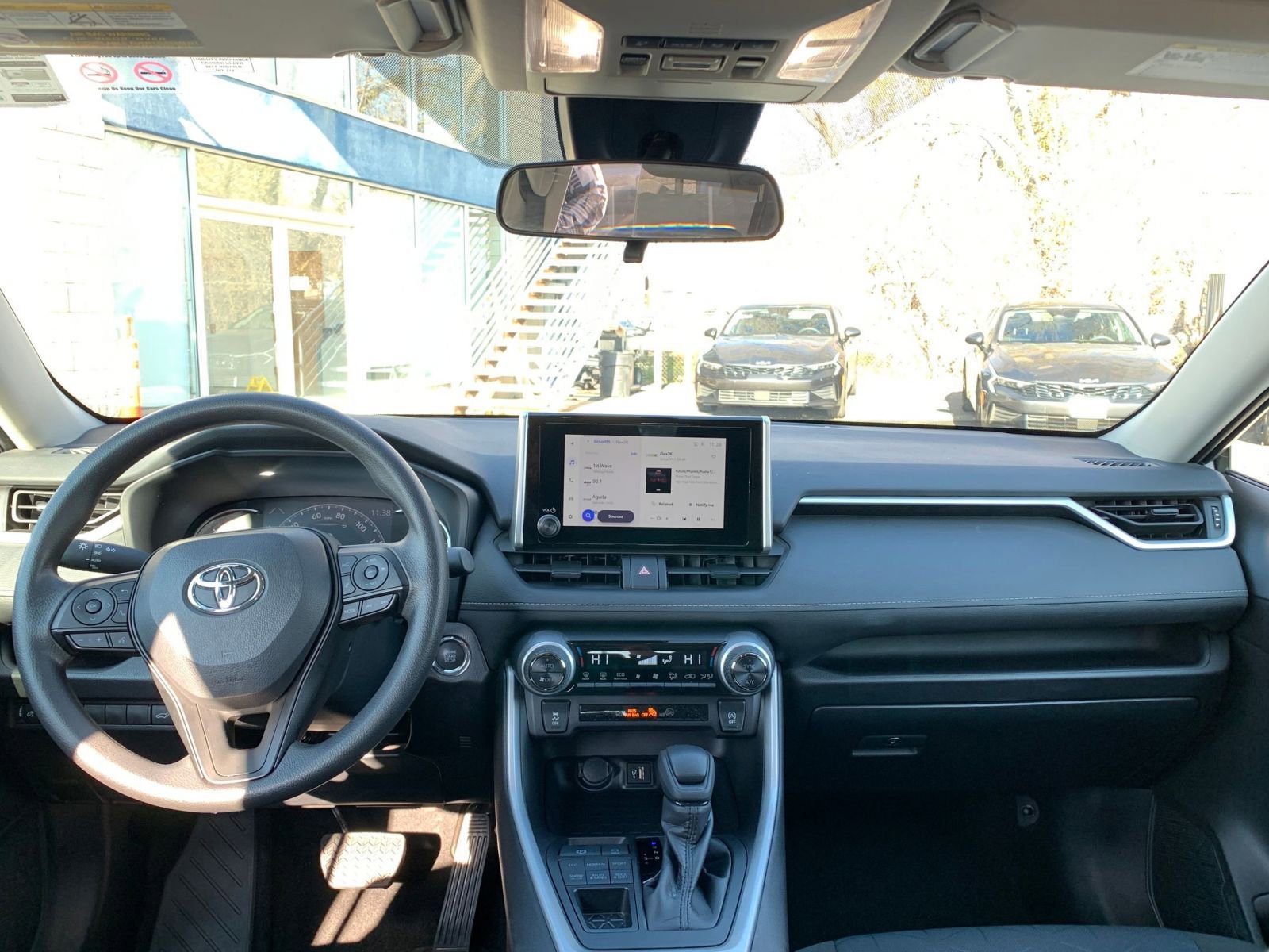 Thumbnail: 2025 Toyota RAV4 - 34