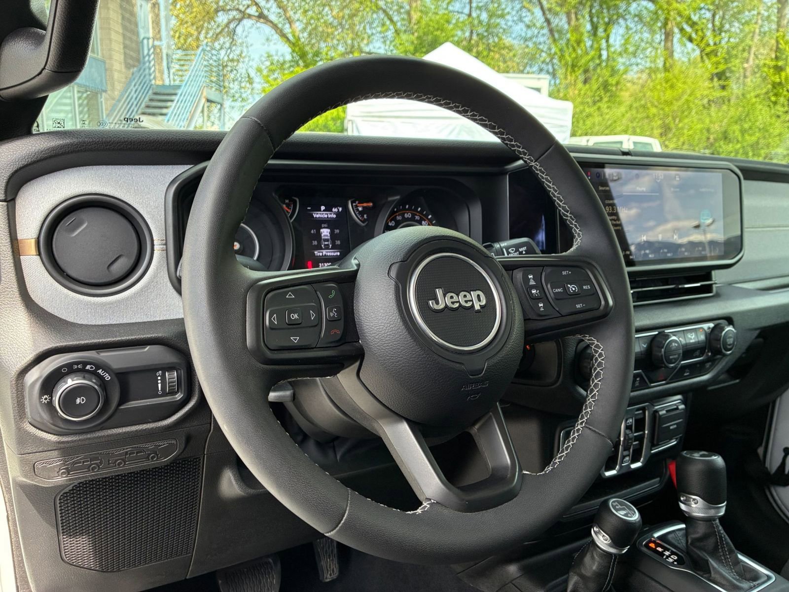 Thumbnail: 2025 Jeep Wrangler - 33