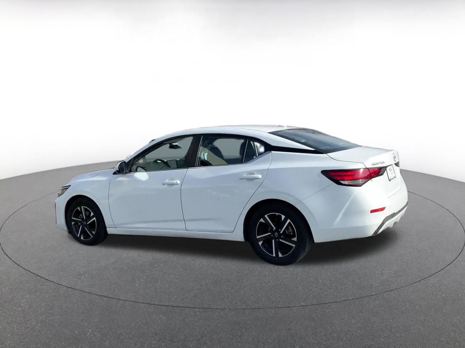 Thumbnail: 2025 Nissan Sentra - 10