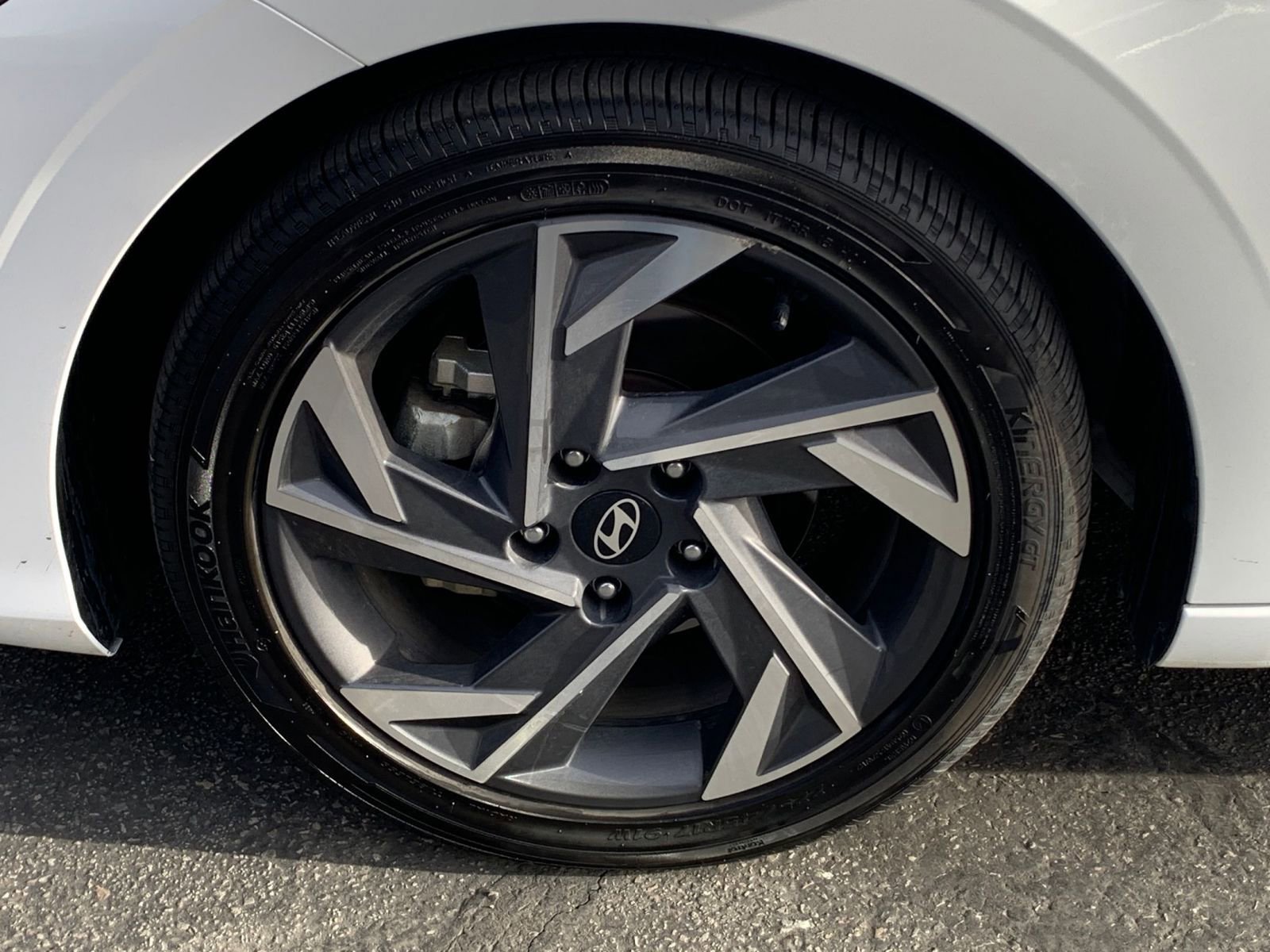 Thumbnail: 2025 Hyundai Elantra - 32