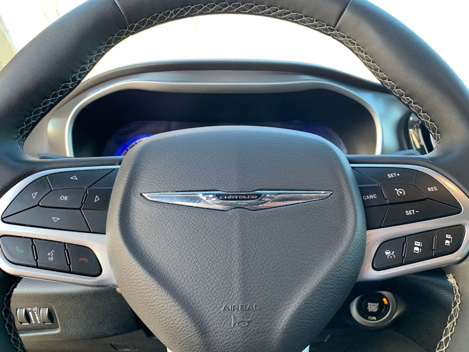 Thumbnail: 2025 Chrysler Pacifica - 30