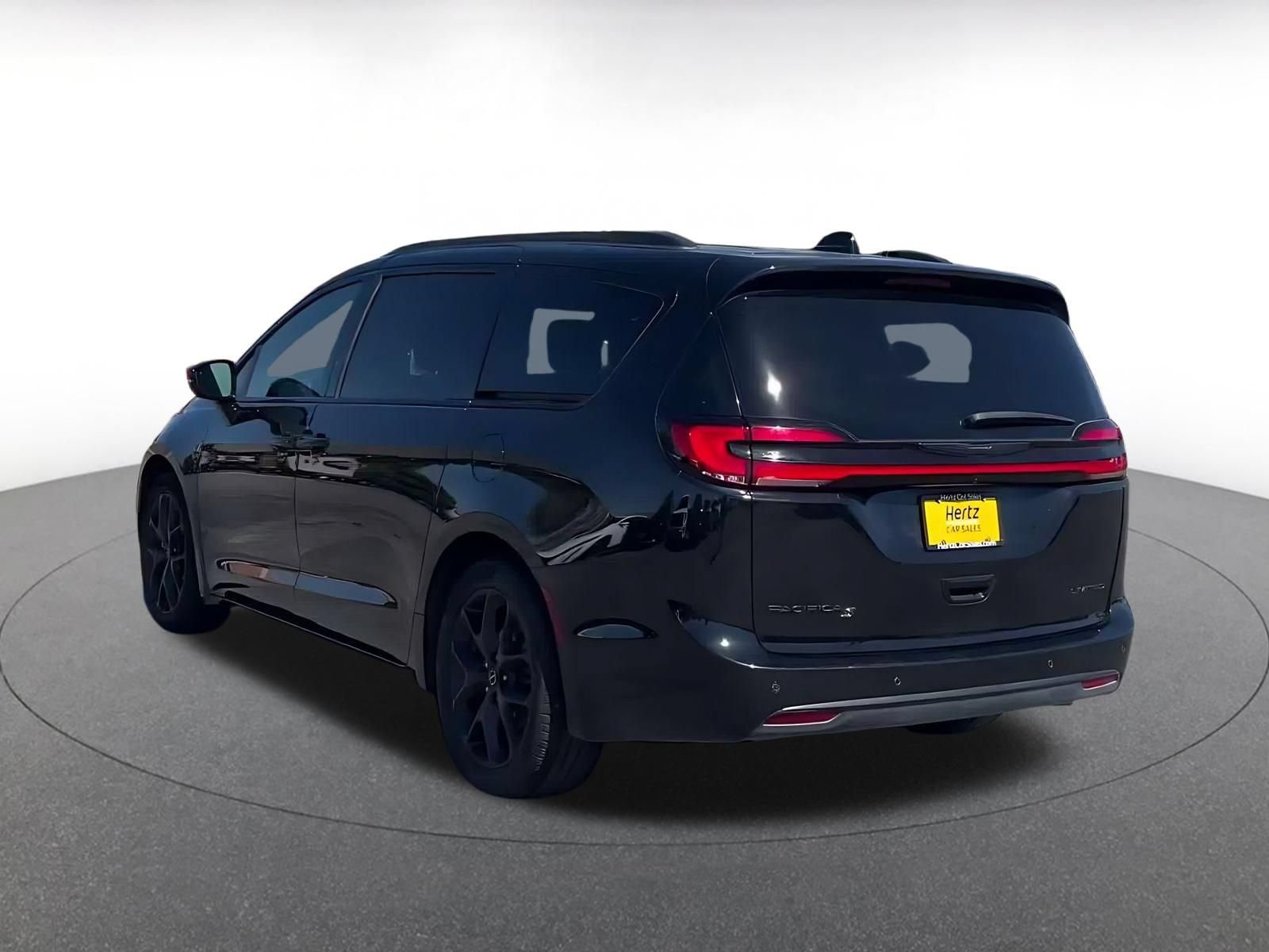 Thumbnail: 2025 Chrysler Pacifica - 10