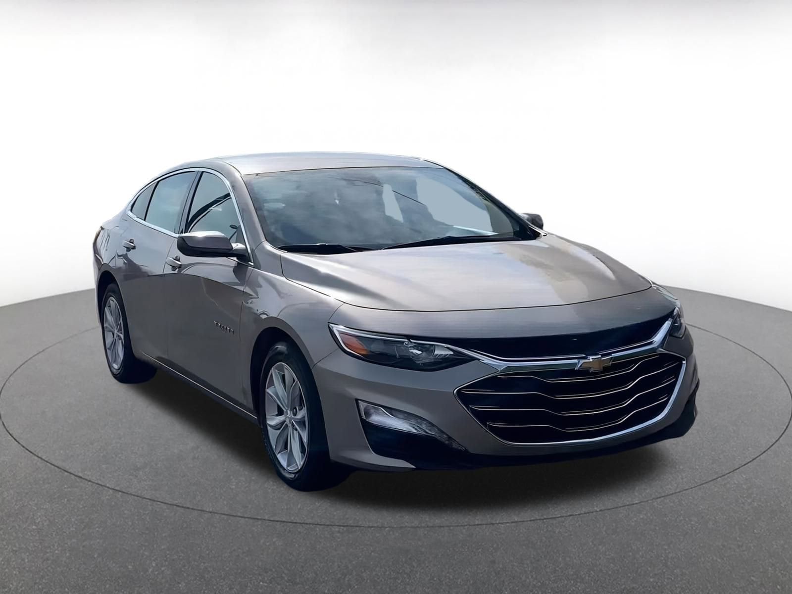 Thumbnail: 2024 Chevrolet Malibu - 3