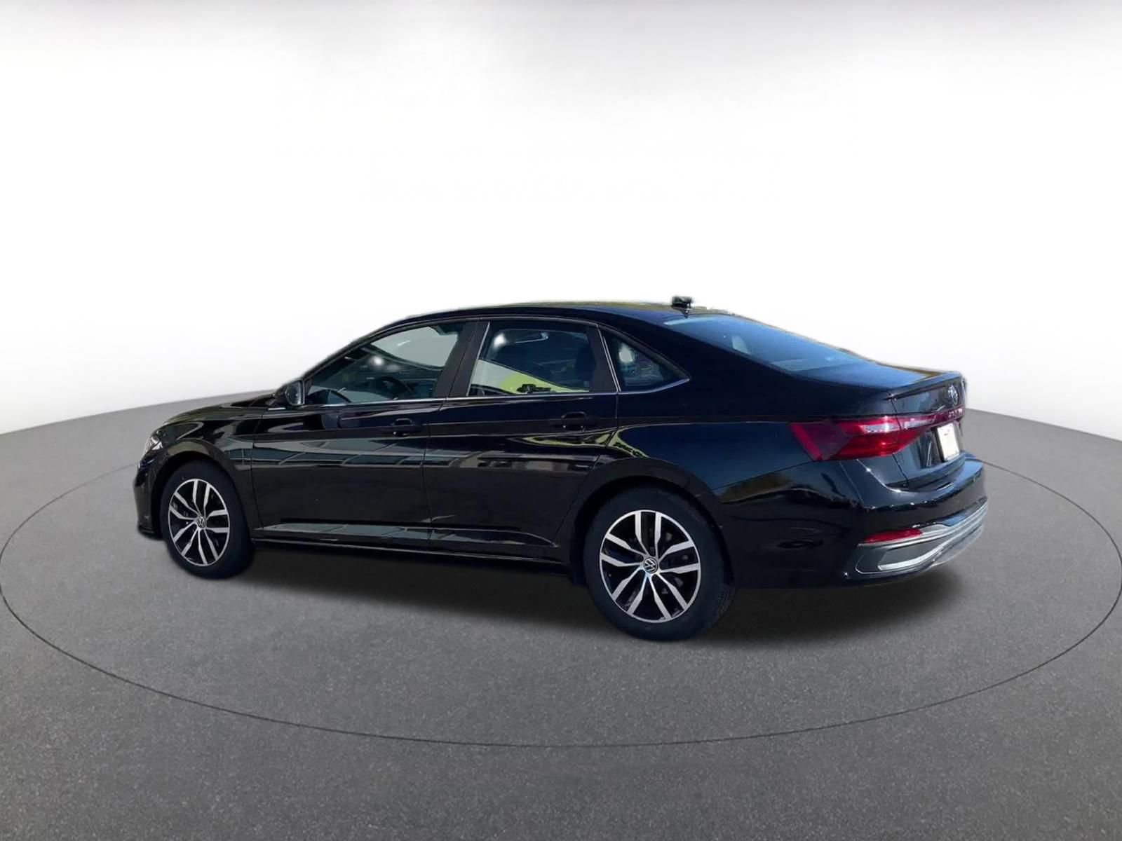 Thumbnail: 2025 Volkswagen Jetta - 10