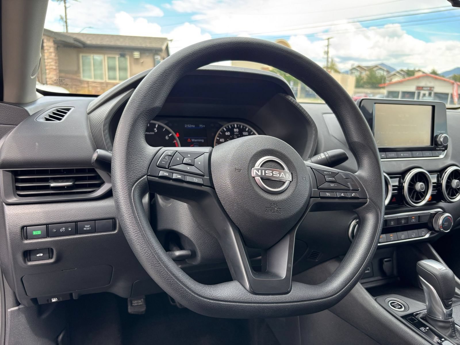 Thumbnail: 2025 Nissan Sentra - 32