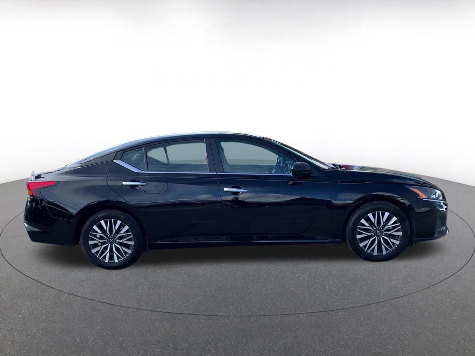 Thumbnail: 2025 Nissan Altima - 13