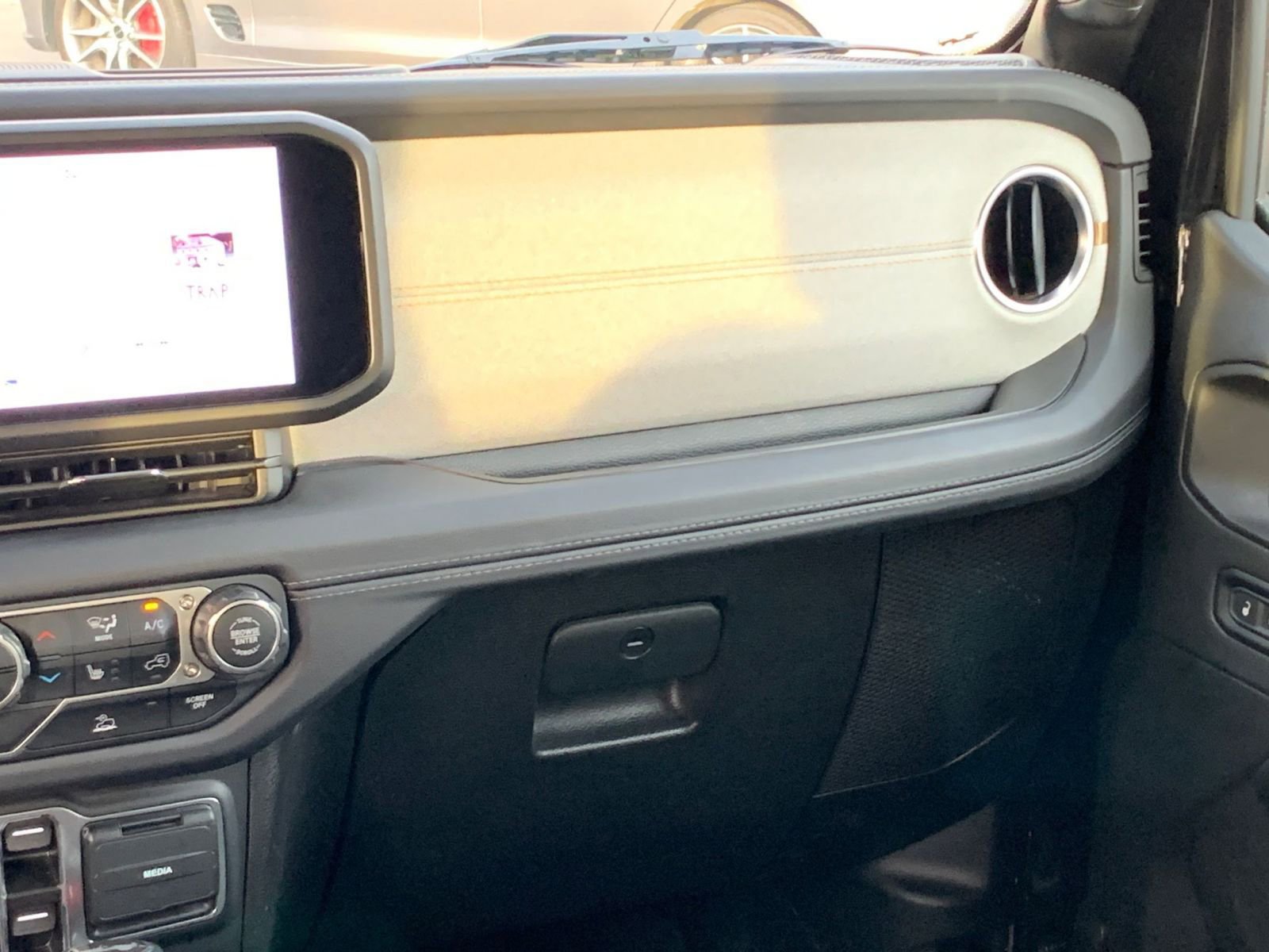 Thumbnail: 2025 Jeep Wrangler - 34