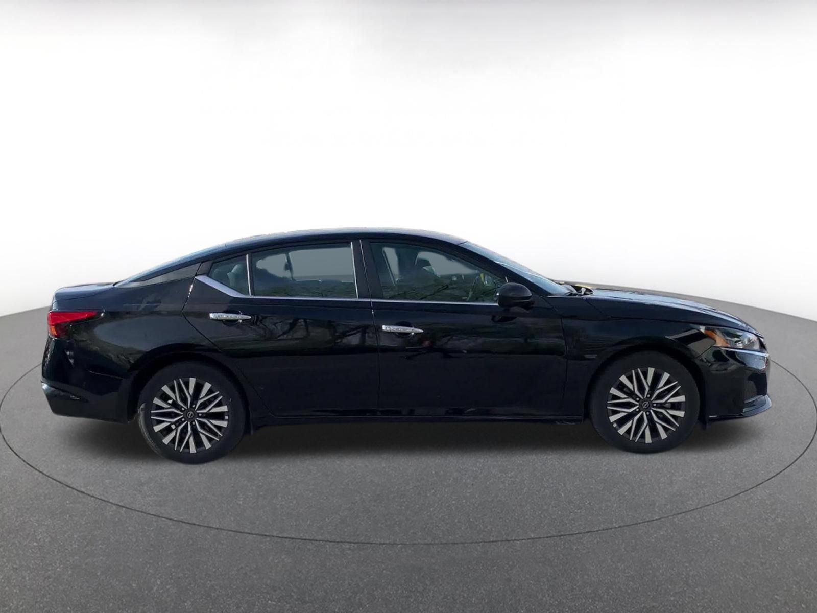 Thumbnail: 2025 Nissan Altima - 13