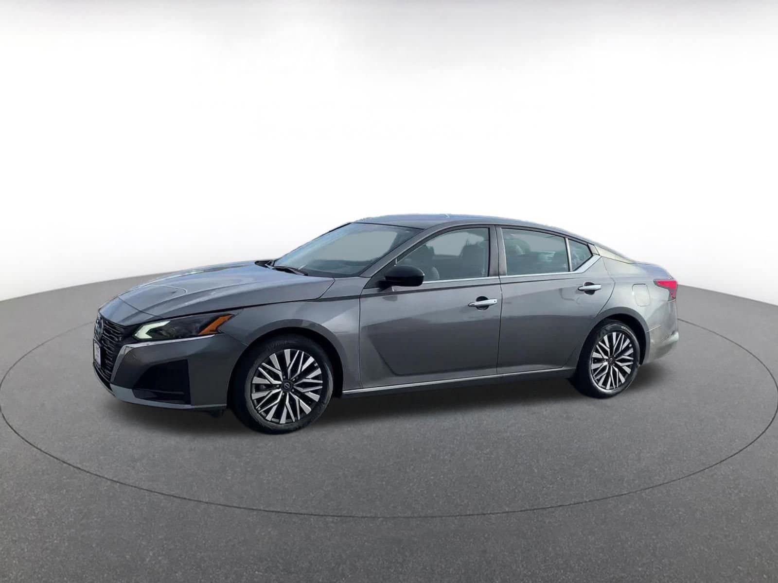 Thumbnail: 2025 Nissan Altima - 8