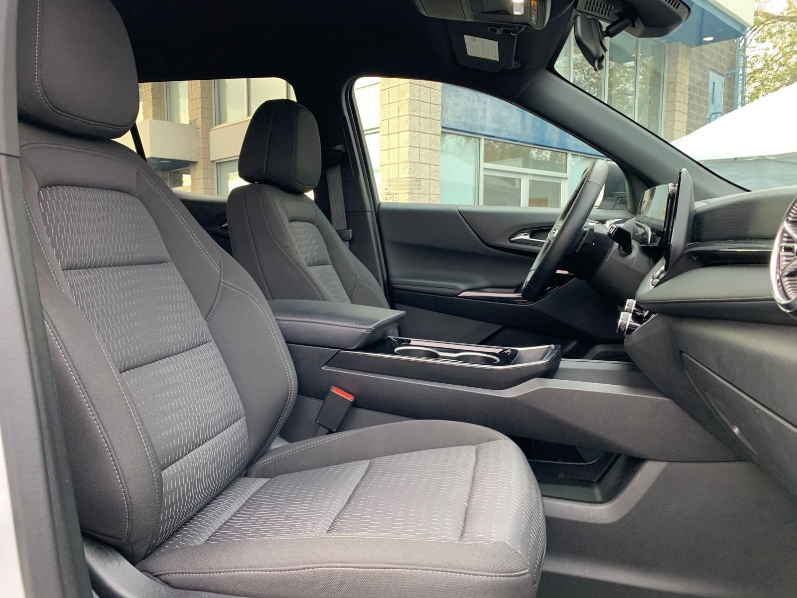 Thumbnail: 2025 Chevrolet Equinox - 35