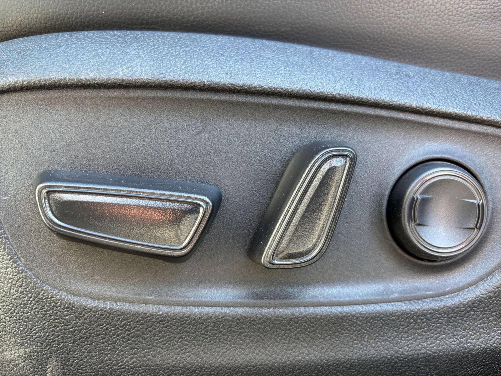 Thumbnail: 2025 Toyota Highlander - 21