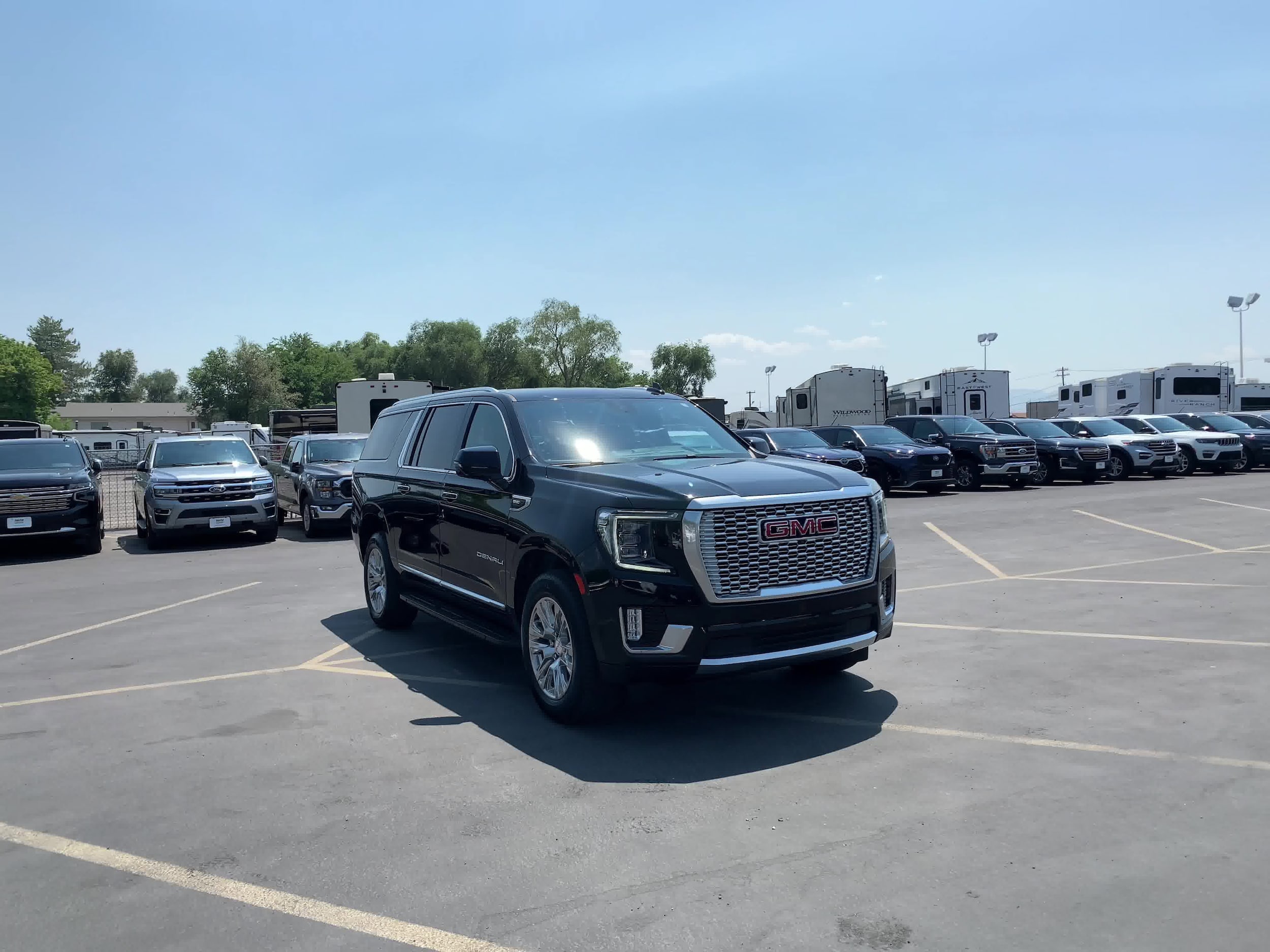 2023 GMC Yukon XL Denali 3