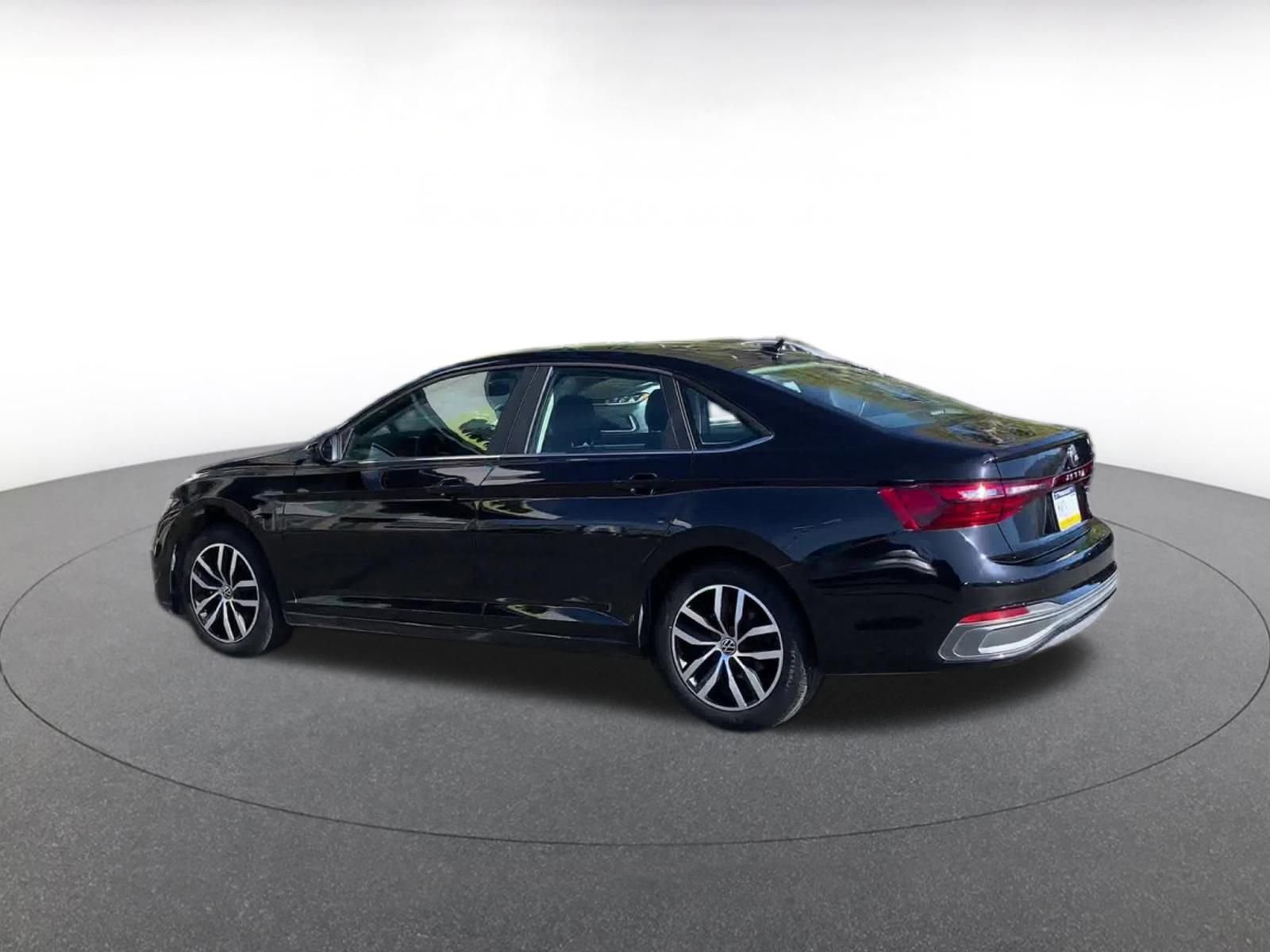 Thumbnail: 2025 Volkswagen Jetta - 10