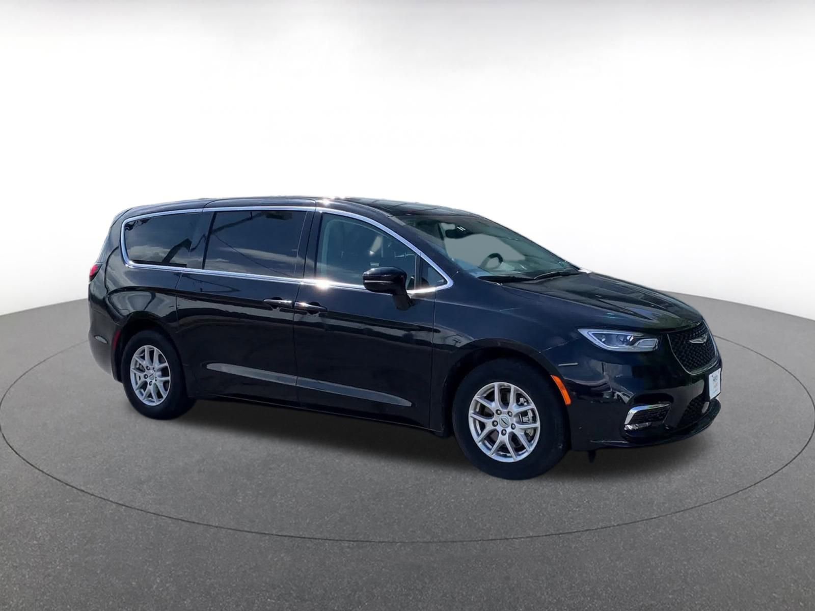 Thumbnail: 2024 Chrysler Pacifica - 2