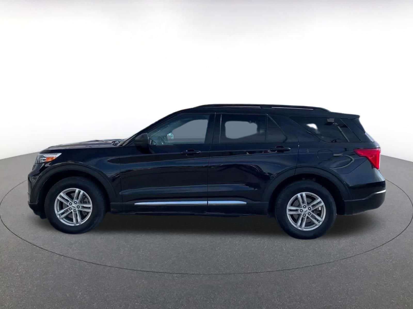 Thumbnail: 2023 Ford Explorer - 9