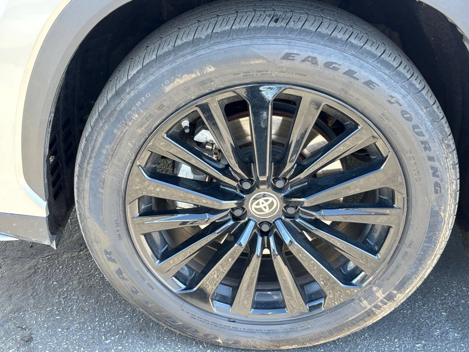 Thumbnail: 2025 Toyota Highlander - 32