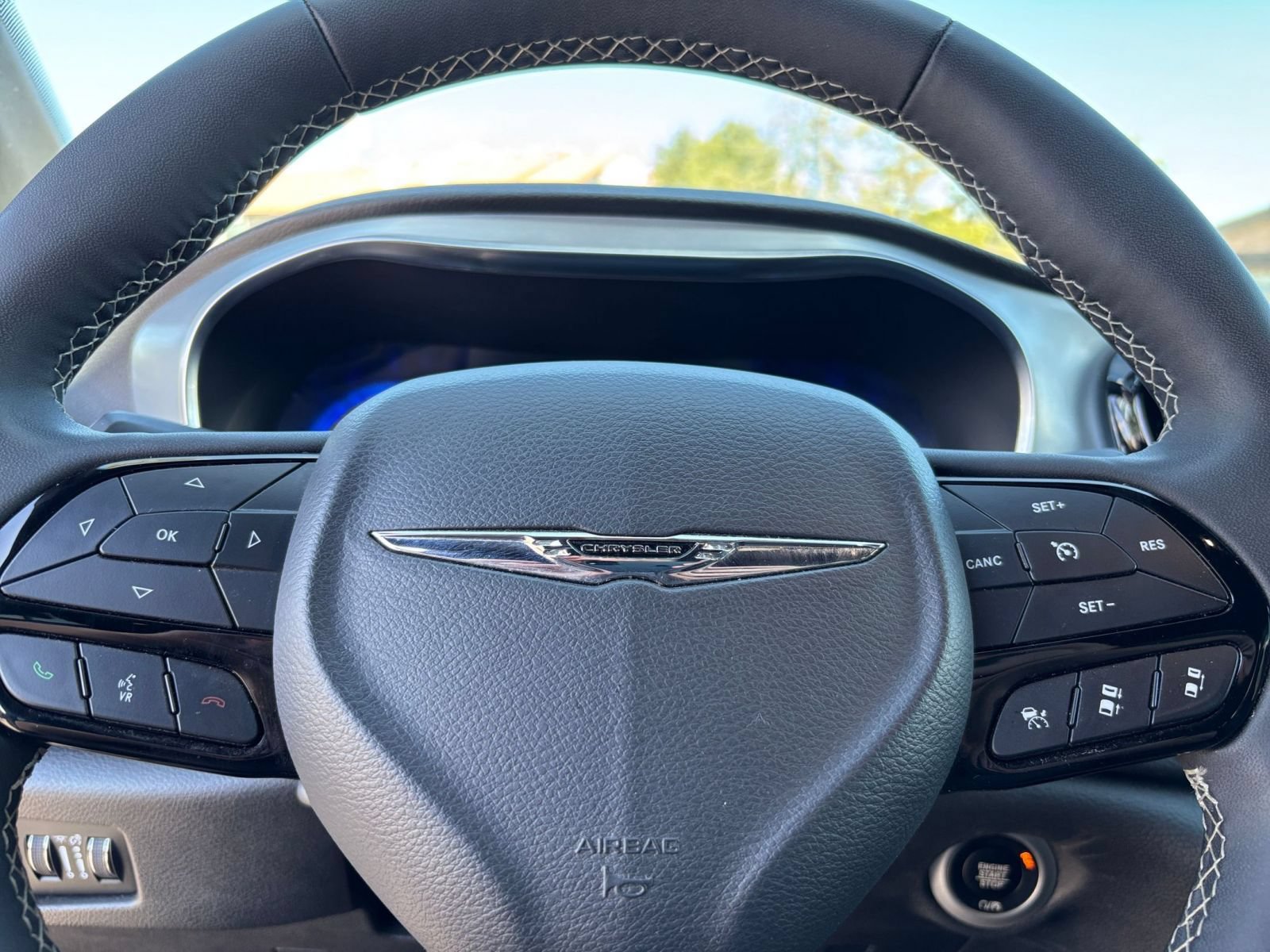 Thumbnail: 2025 Chrysler Pacifica - 30